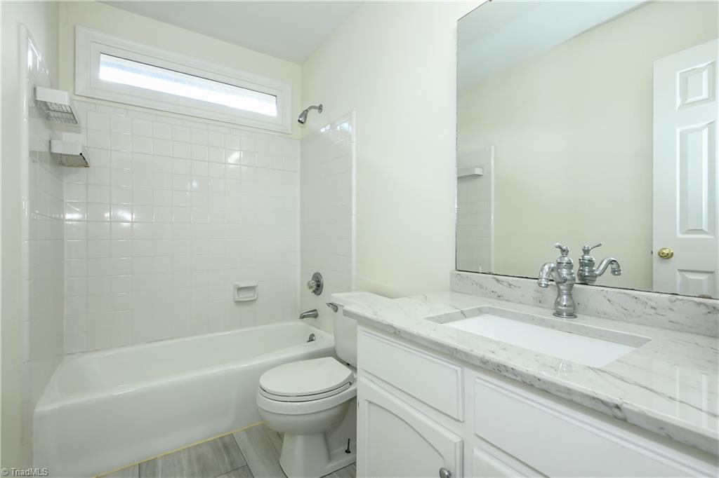 5 Irving Park Lane Property Photo 25