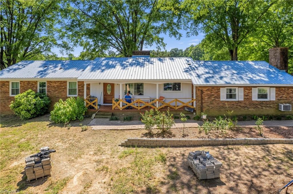 2661 Nc Highway 24 27 W Property Photo 1