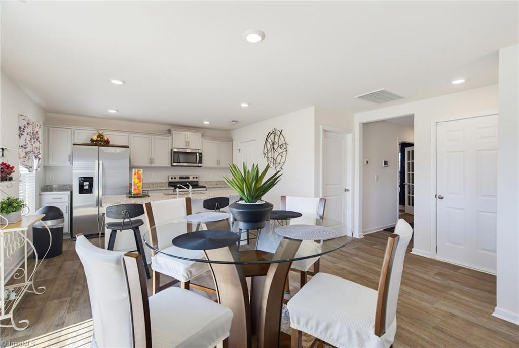 648 Fionn Street Property Photo 6