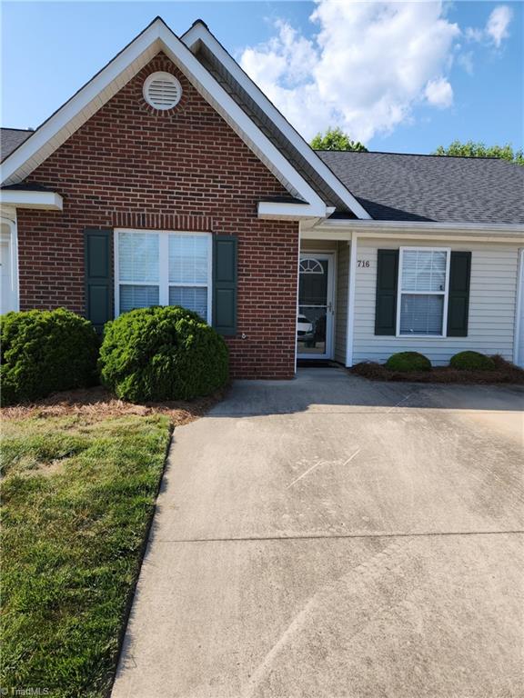 716 Wynbrook Square Lane