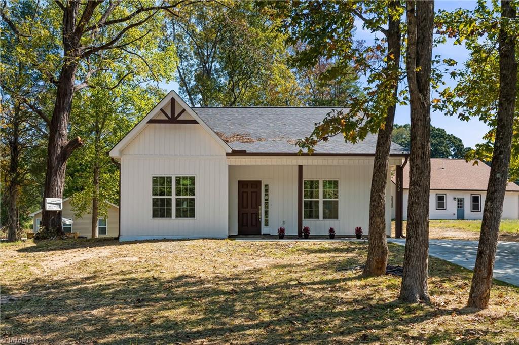 1055 Fisher Ferry Street Property Photo 3