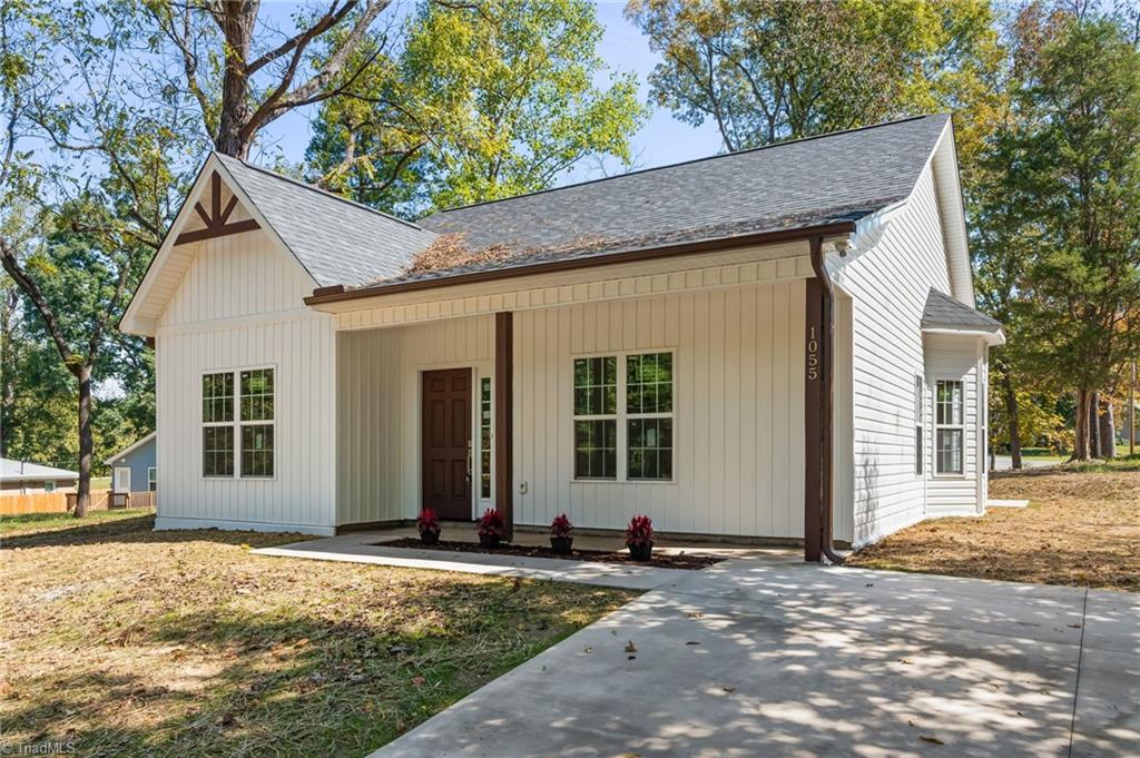 1055 Fisher Ferry Street Property Photo 4