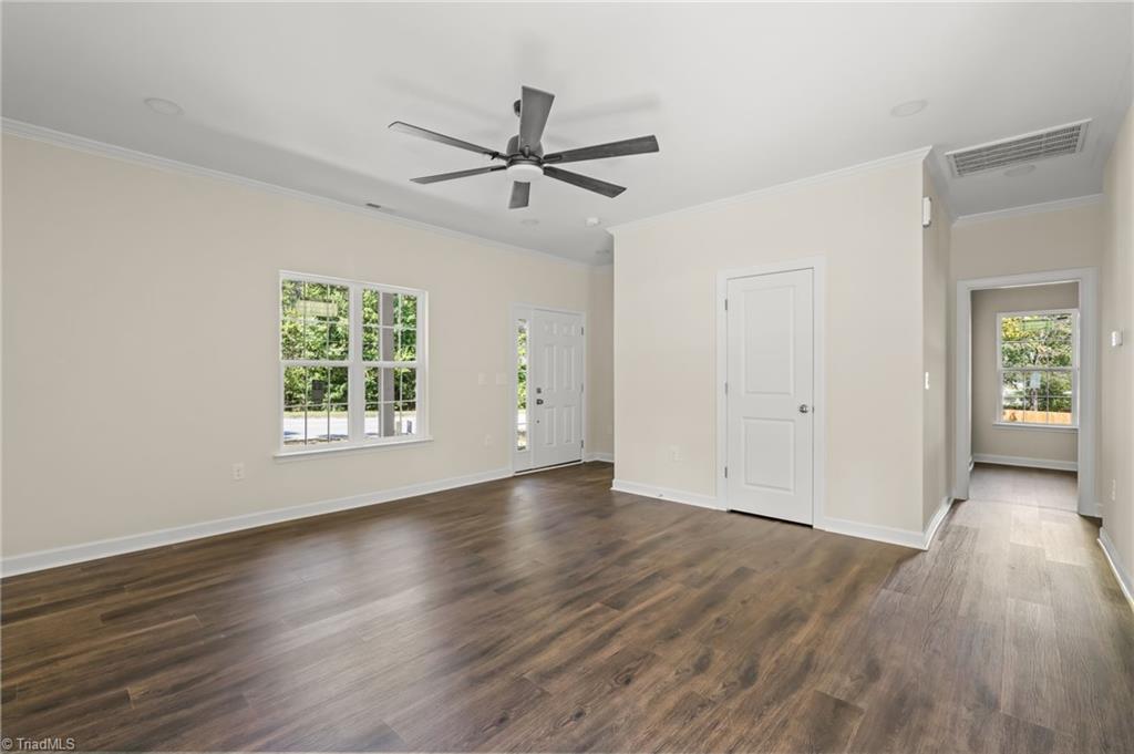 1055 Fisher Ferry Street Property Photo 9