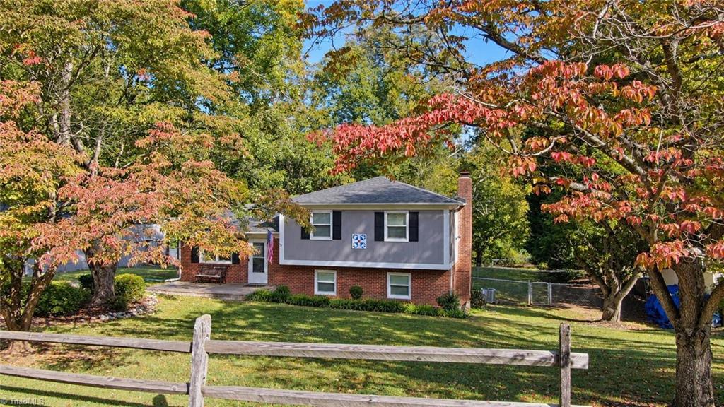 1823 Bantry Trail Property Photo 1