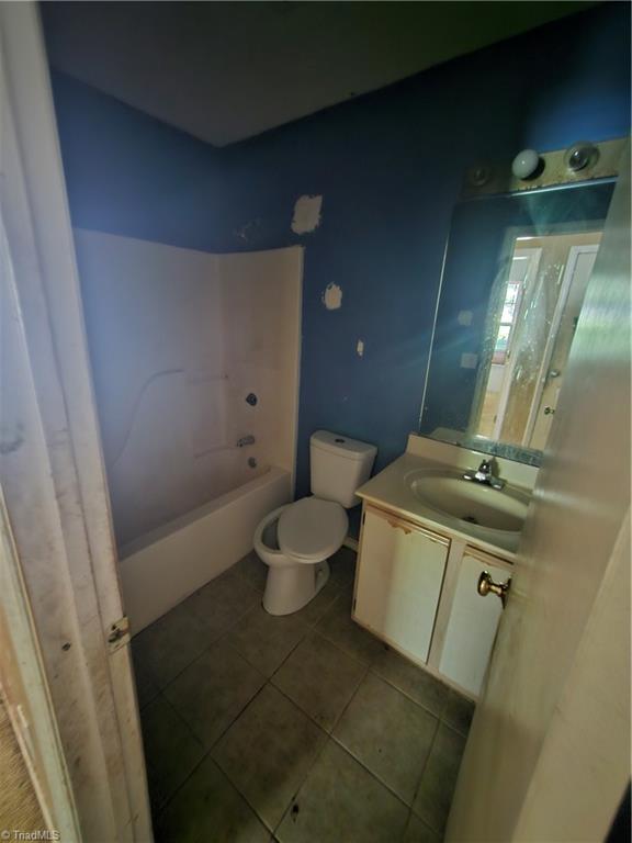 4240 Blazingwood Court Property Photo 7