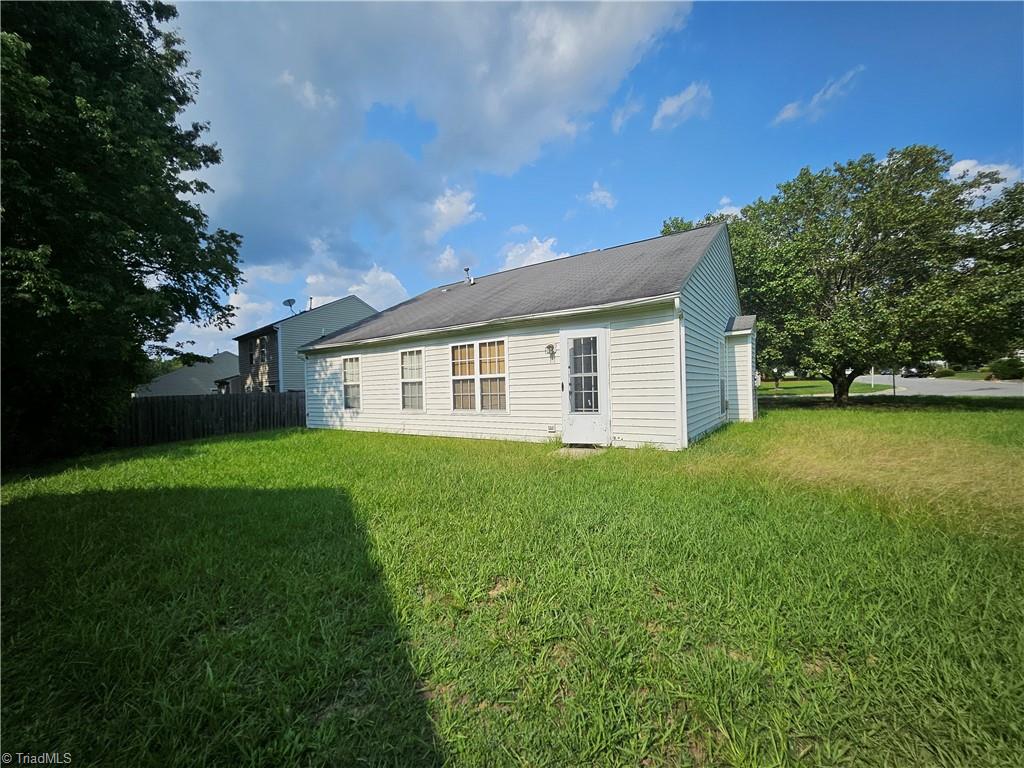 4240 Blazingwood Court Property Photo 9