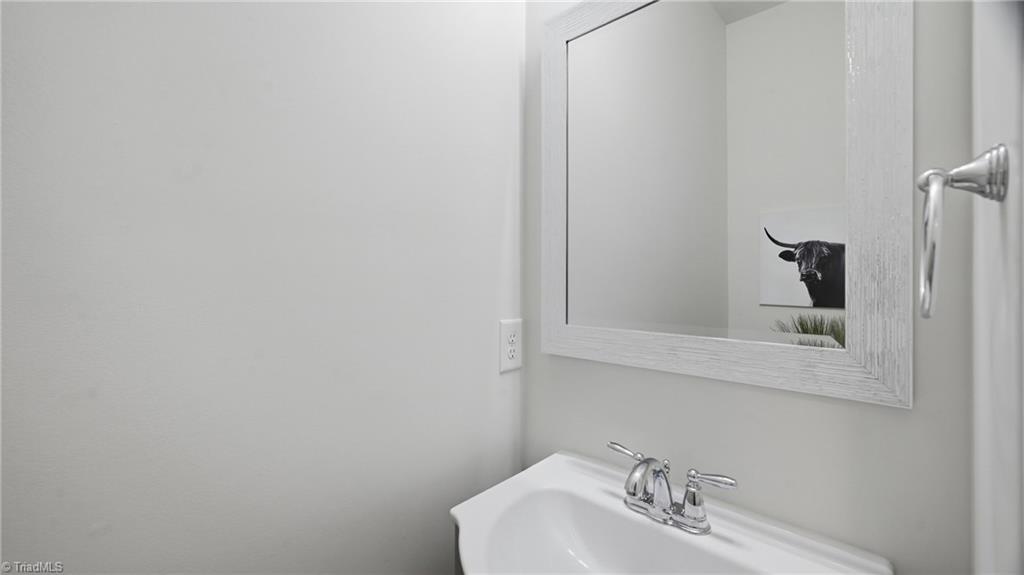 1017 Scotch Pine Way Property Photo 11