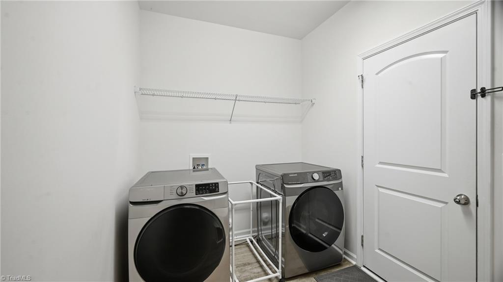 1017 Scotch Pine Way Property Photo 12