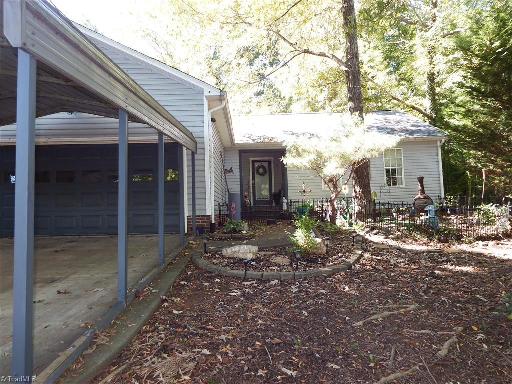 104 Summit Drive Property Photo 1