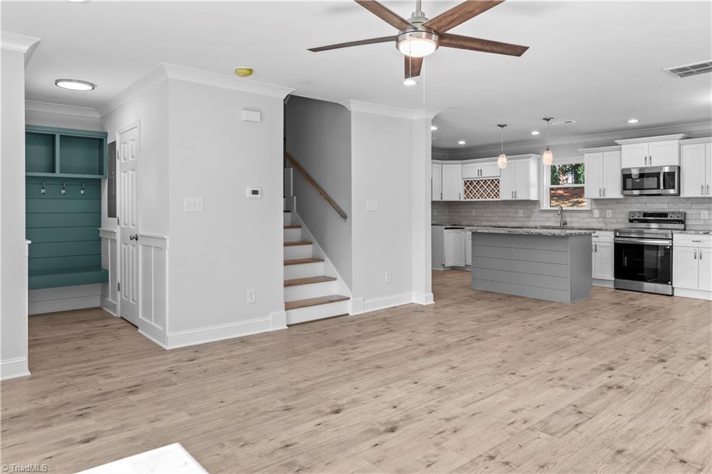 445 Buick Street Property Photo 5