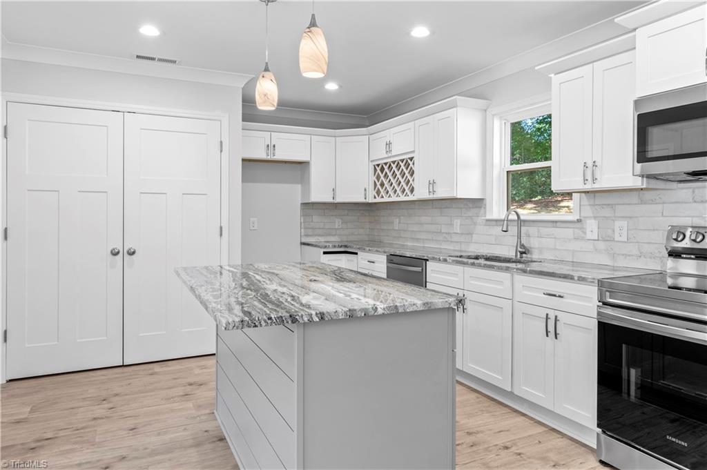 445 Buick Street Property Photo 6