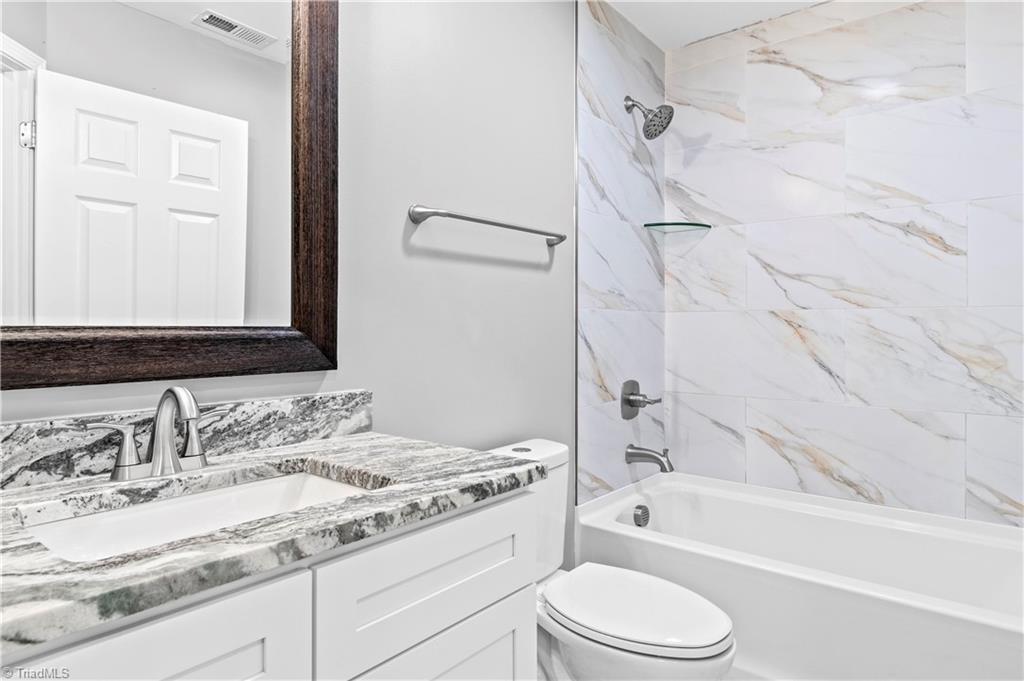 445 Buick Street Property Photo 21