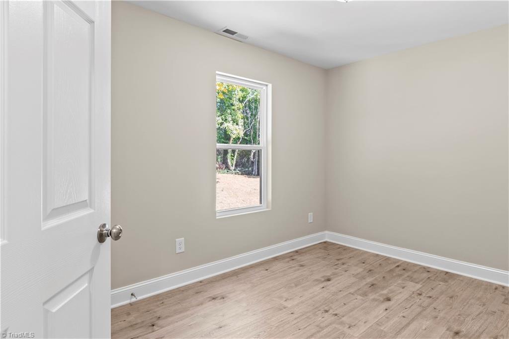 445 Buick Street Property Photo 22