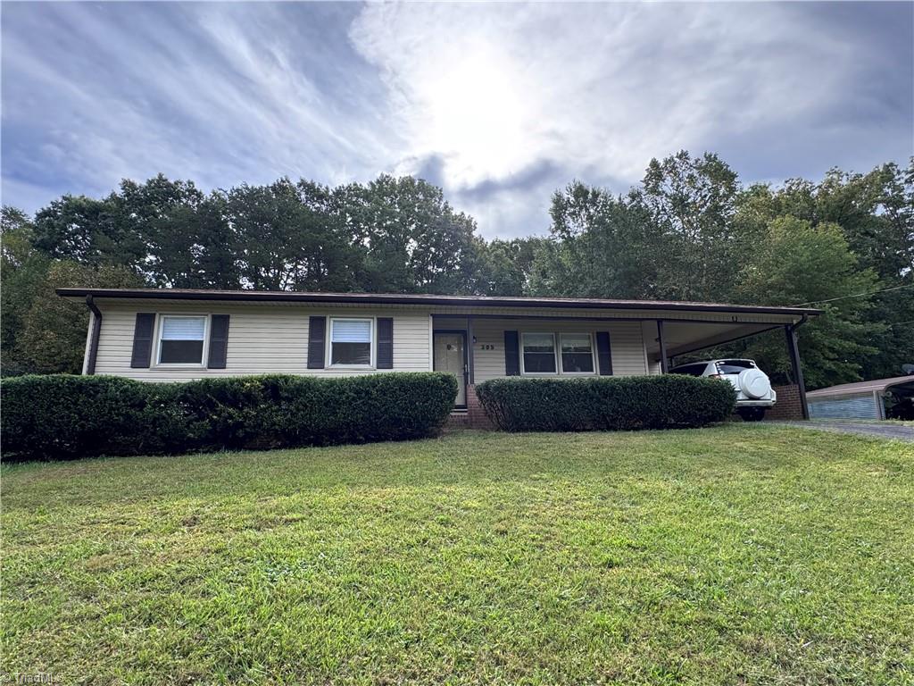 305 Kingston Drive Property Photo 1