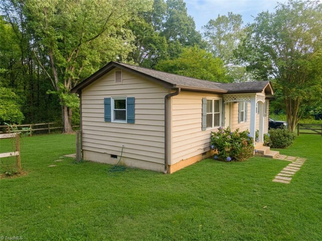 8099 Mcknight Road Property Photo 3
