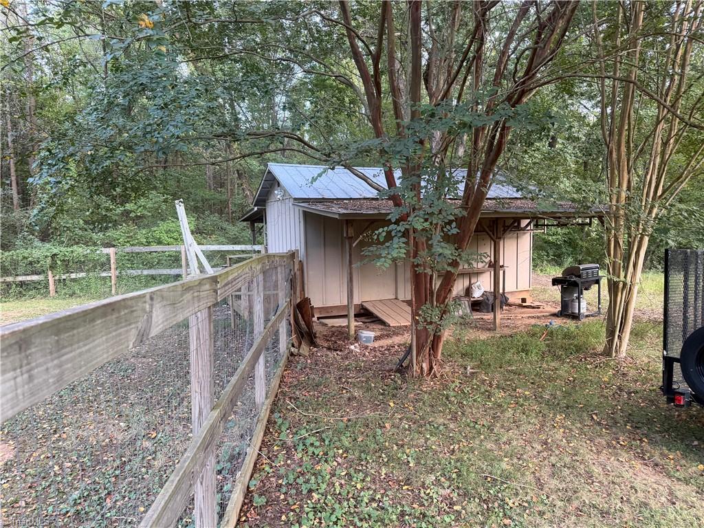 8099 Mcknight Road Property Photo 6