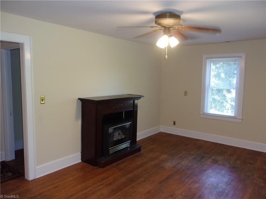 212 Foster Street Property Photo 4