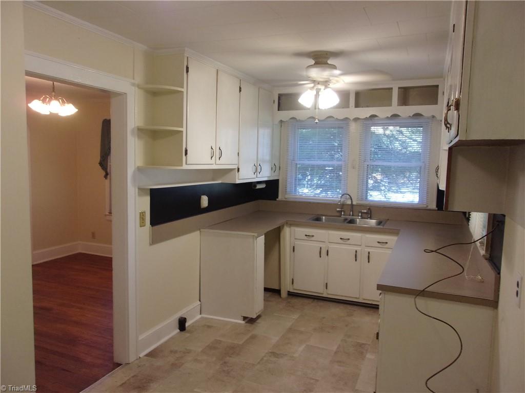 212 Foster Street Property Photo 7