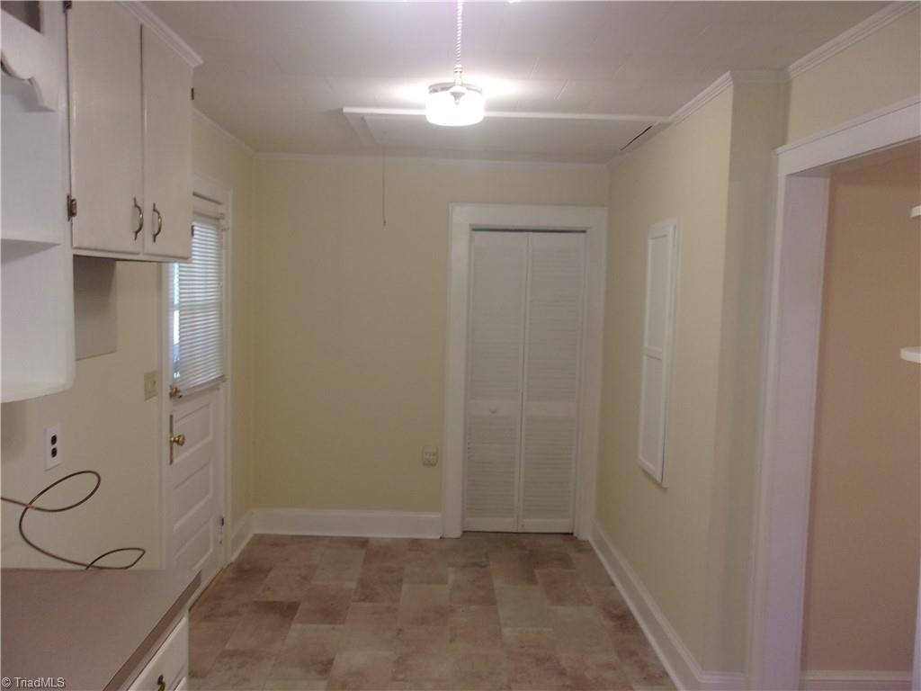 212 Foster Street Property Photo 8