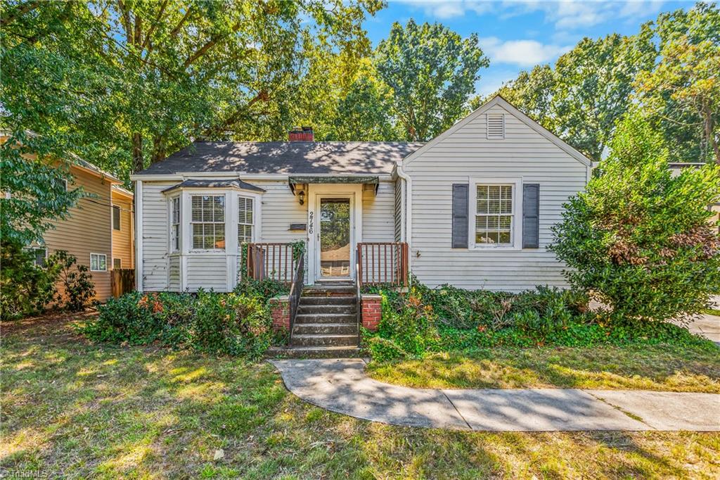 2746 Maplewood Avenue Property Photo 1