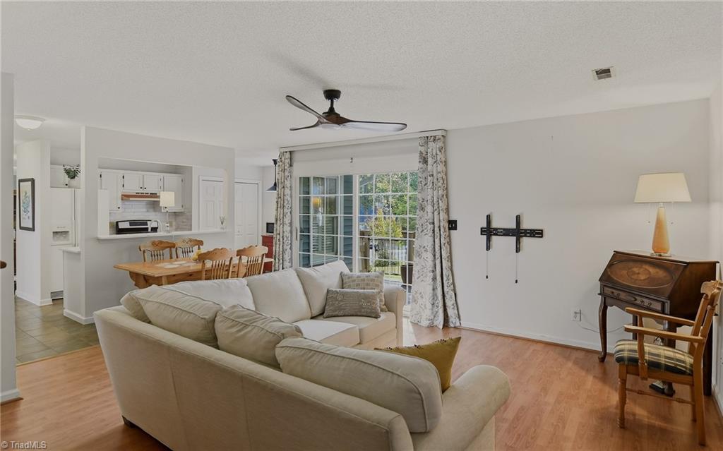 3501 Briaroak Court Property Photo 9