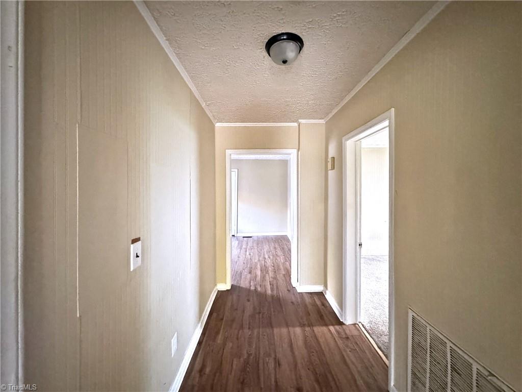 1134 24th Street Ne Property Photo 4