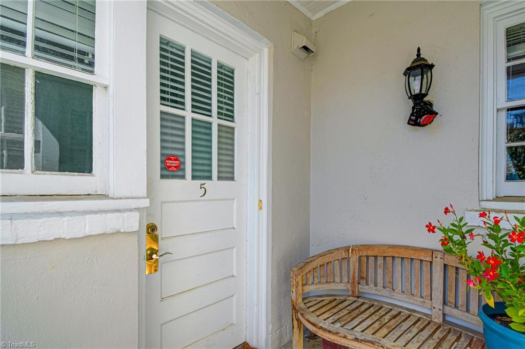 72 West End Boulevard # 5 Property Photo 3