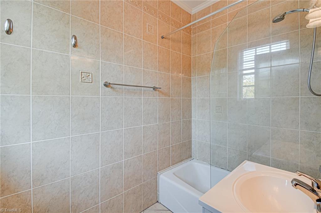 72 West End Boulevard # 5 Property Photo 21