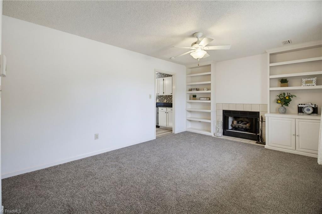 956 Heatherstone Drive Property Photo 6