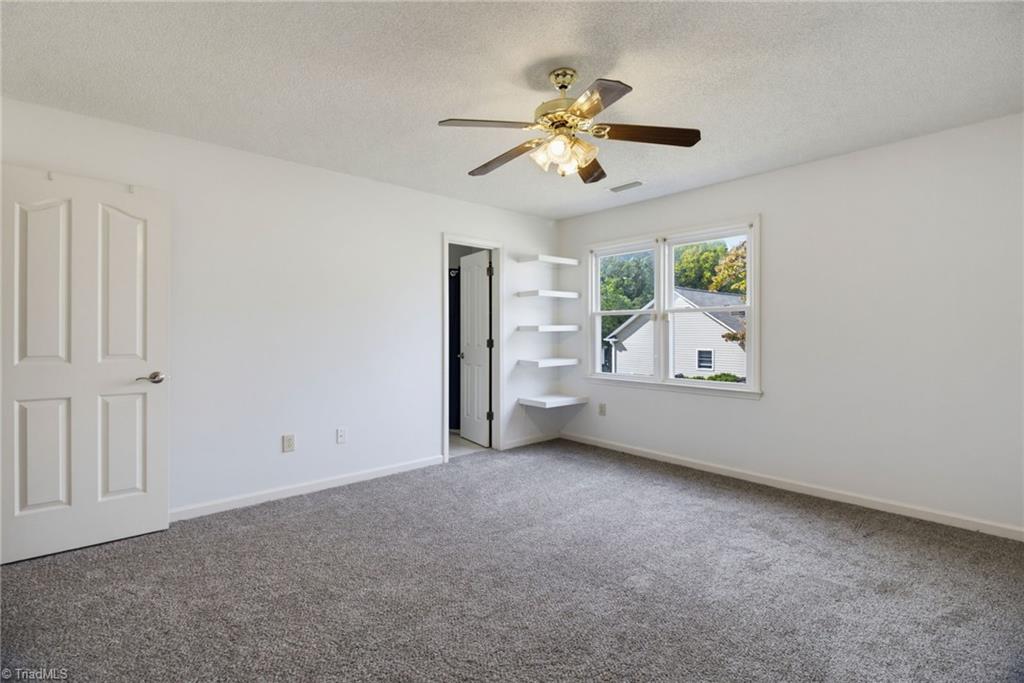 956 Heatherstone Drive Property Photo 14