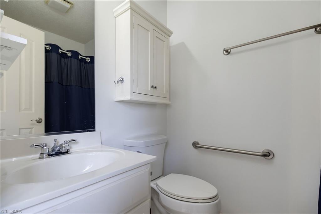 956 Heatherstone Drive Property Photo 16