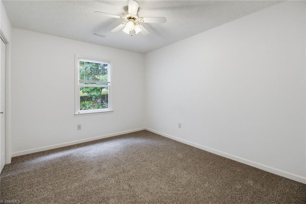 956 Heatherstone Drive Property Photo 20