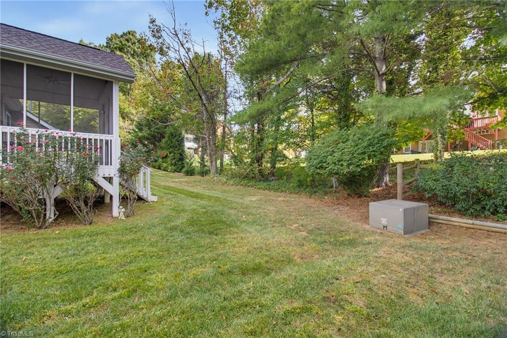 956 Heatherstone Drive Property Photo 24