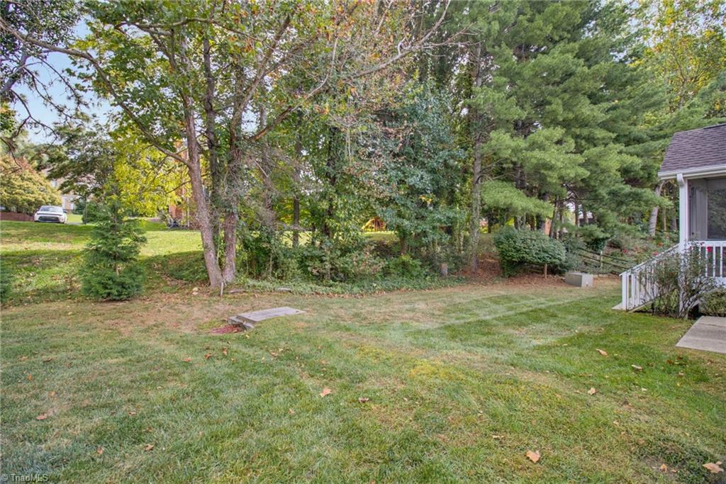 956 Heatherstone Drive Property Photo 28