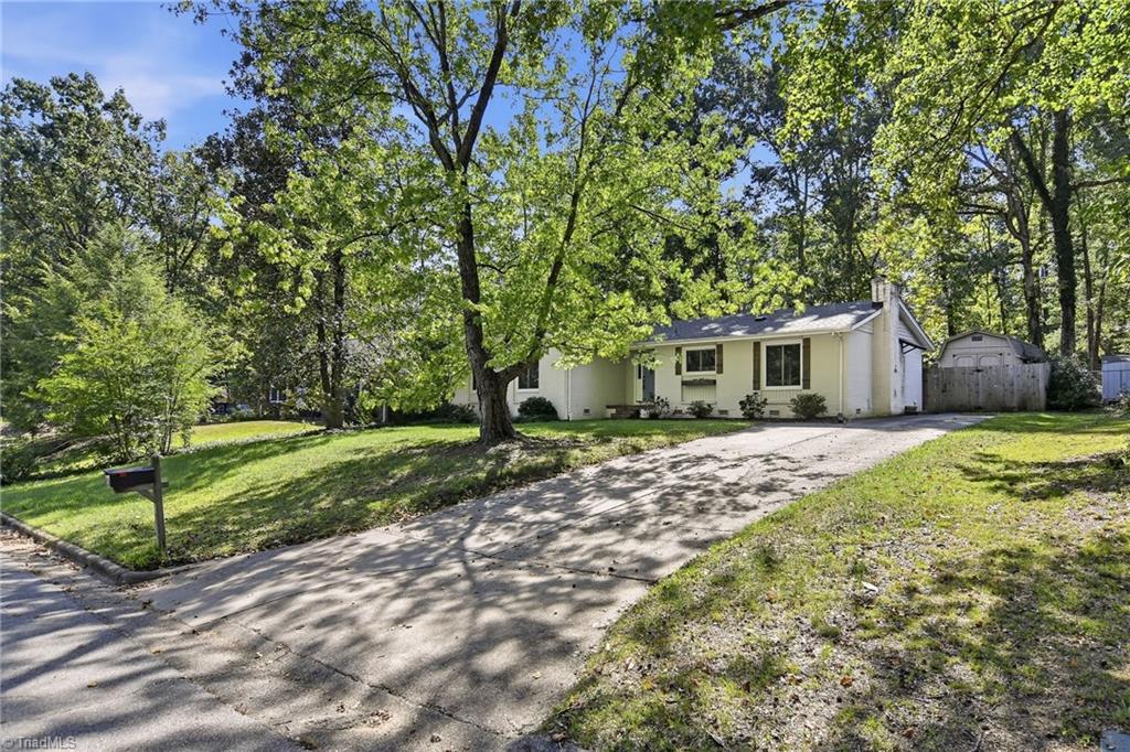 4403 Kingsland Drive Property Photo 2