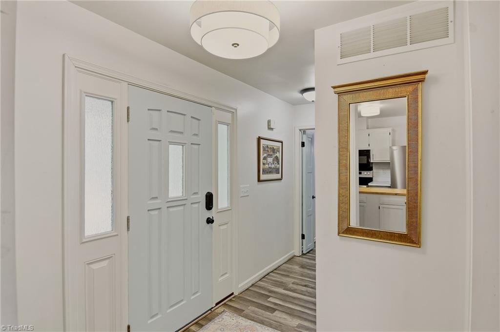 4403 Kingsland Drive Property Photo 4
