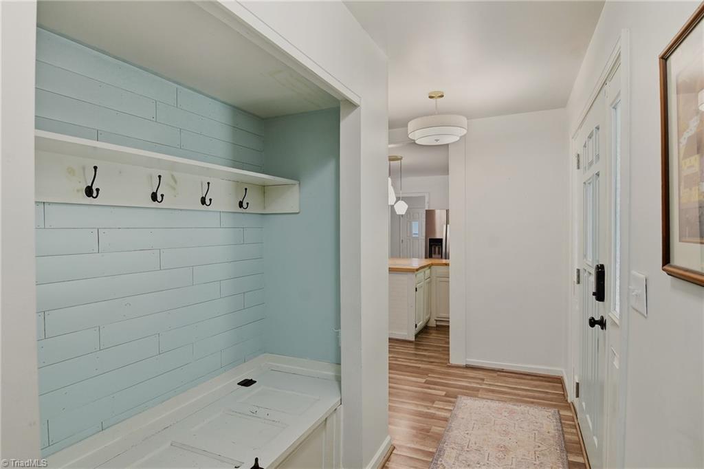 4403 Kingsland Drive Property Photo 5
