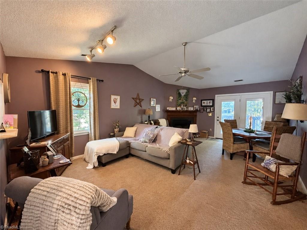 33 Brandy Court Property Photo 4