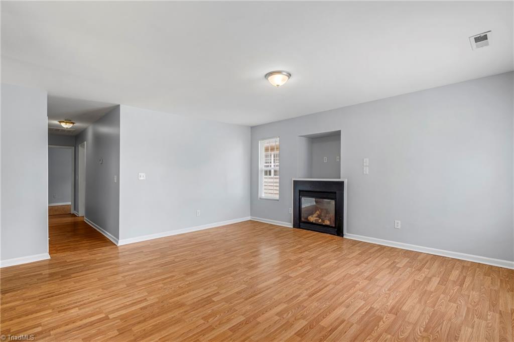 405 Dudley Street Property Photo 6