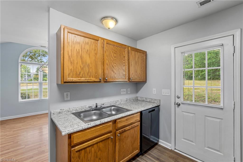 405 Dudley Street Property Photo 12