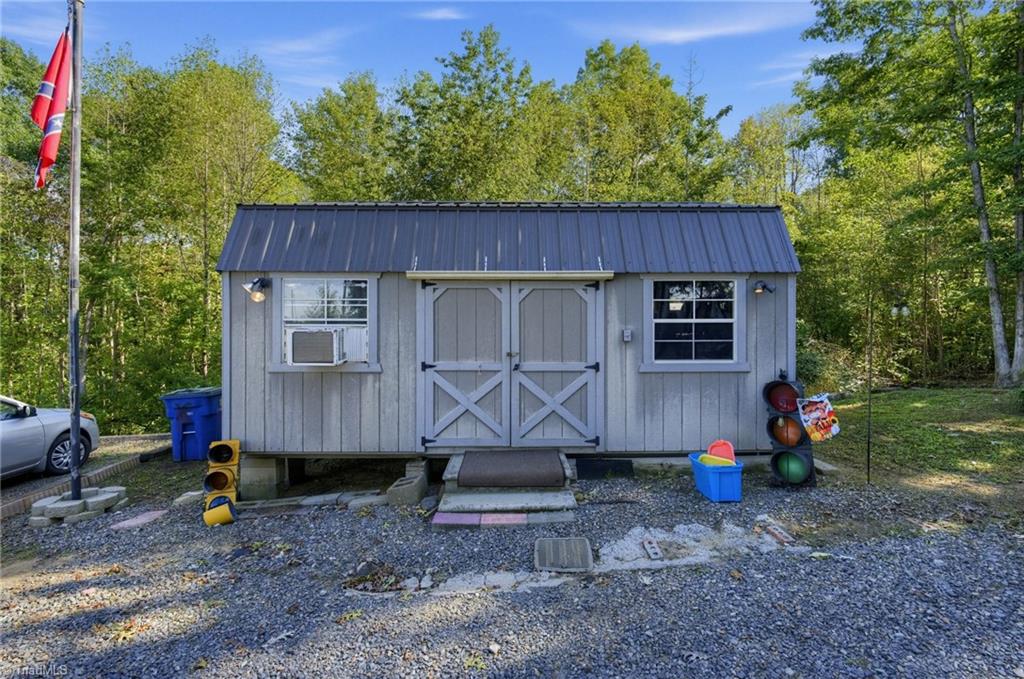 1158 Rockingham Lake Road Property Photo 7