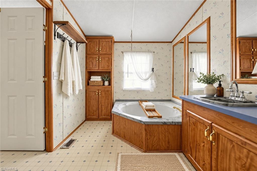 1158 Rockingham Lake Road Property Photo 13