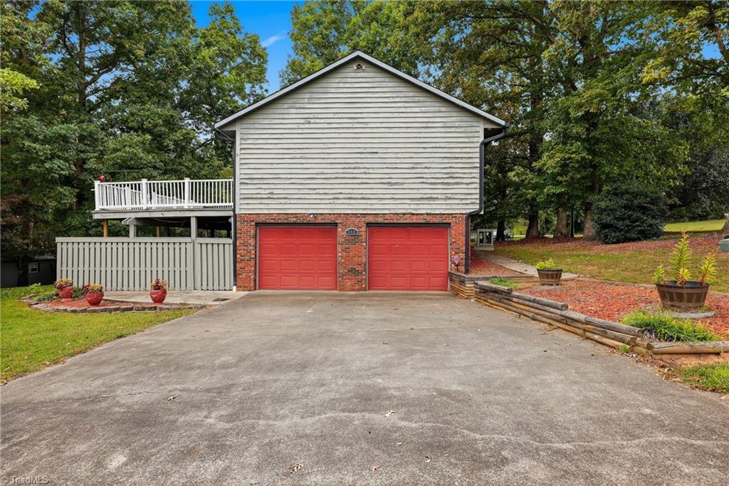 113 Little John Circle Property Photo 3
