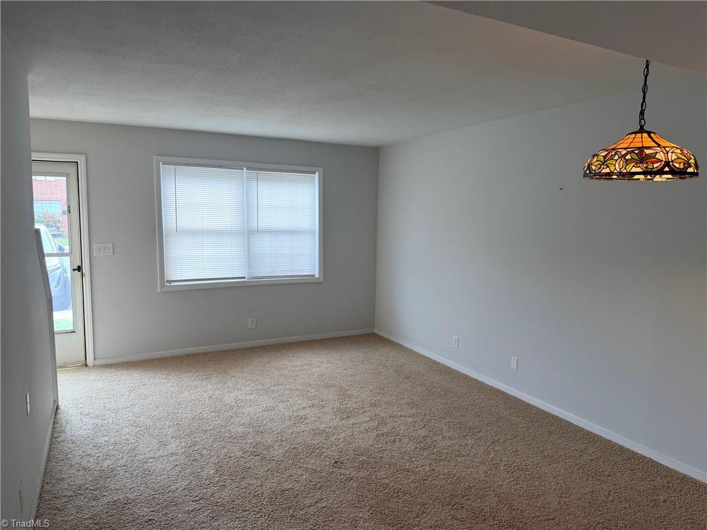 1300 Larchmont Place # 202 Property Photo 3