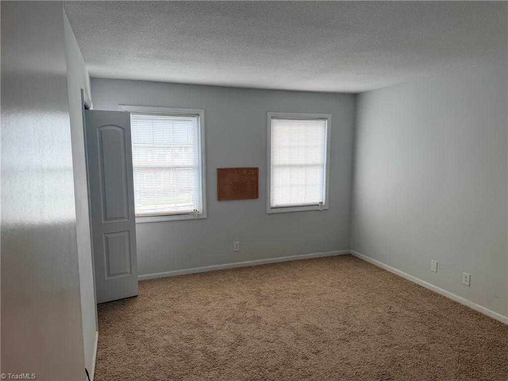 1300 Larchmont Place # 202 Property Photo 6