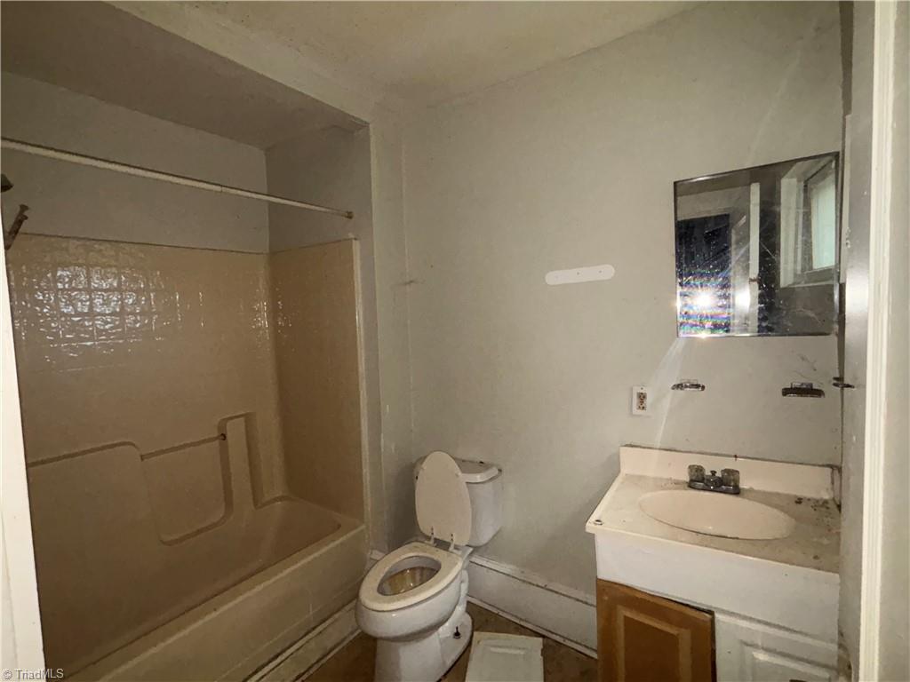 1711 Edmondson Place Property Photo 13
