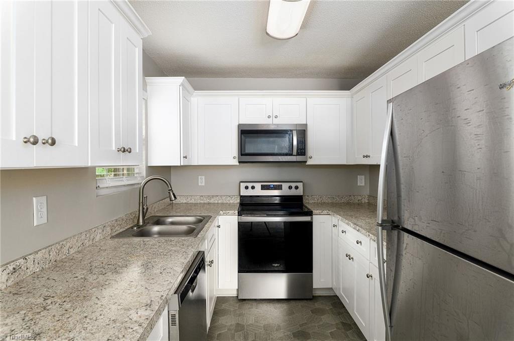 2800 Laguna Avenue Property Photo 4