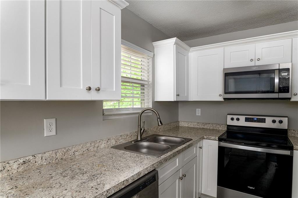 2800 Laguna Avenue Property Photo 5