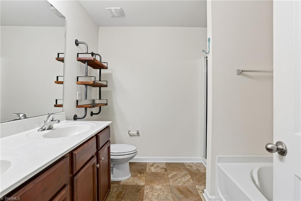 1631 Haddington Point Drive Property Photo 32