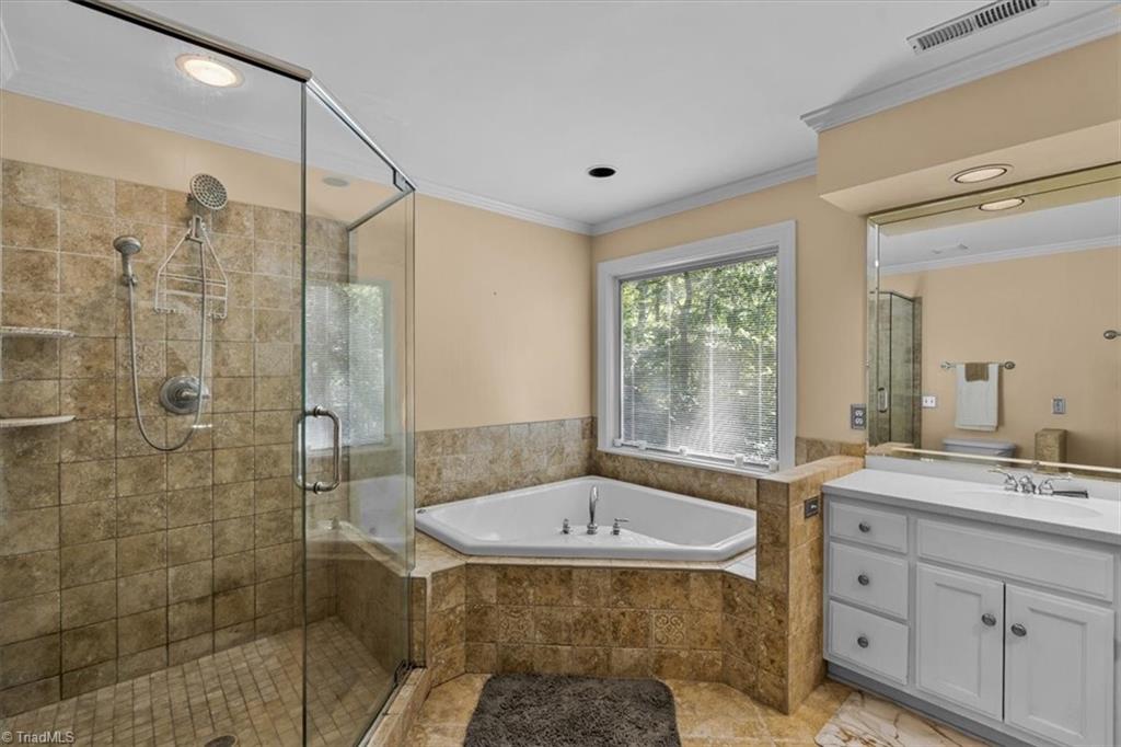 1035 Viewmont Drive Property Photo 20